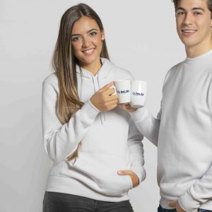Женская худи белая девушка держит кружку с логотипом hecby