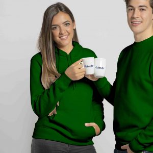 Женская худи зеленая девушка держит кружку с логотипом hecby